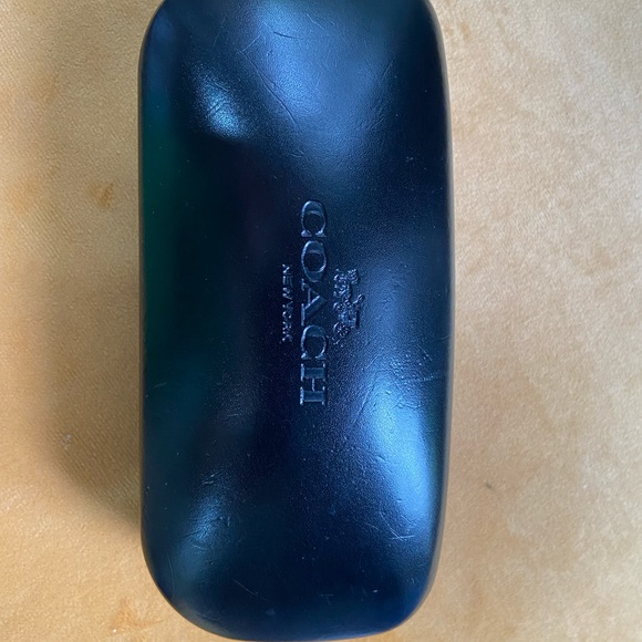 Coach sunglasses with case - Picture 10 of 10